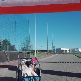 powiększ zdjęcie: Dobiegli już do mety Legnickiego Półmaratonu i Dziesiątki. Gratulujemy
