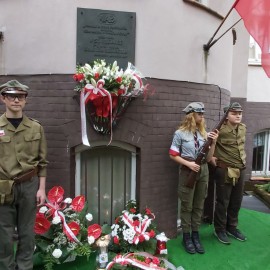 powiększ zdjęcie: Uczciliśmy 77 rocznicę Powstania Warszawskiego