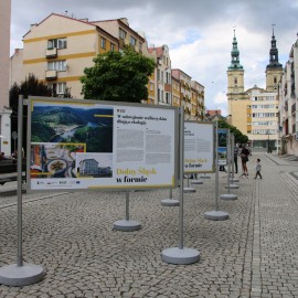 powiększ zdjęcie: Zapraszamy na Rynek. Zobacz jak zmienił się nasz region dzięki funduszom unijnym