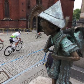 powiększ zdjęcie: Alan Banaszek wygrał w sercu miasta prolog Grodów Piastowskich