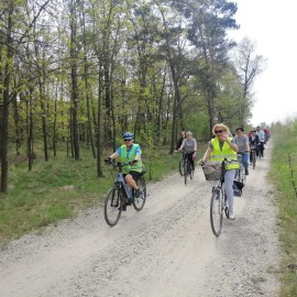 powiększ zdjęcie: Ponad setka rowerzystów uczestniczyła w rajdzie do Bieniowic