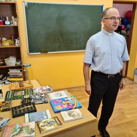 powiększ zdjęcie: Ponad 400 książek z Tarnopola dotarło do Legnicy