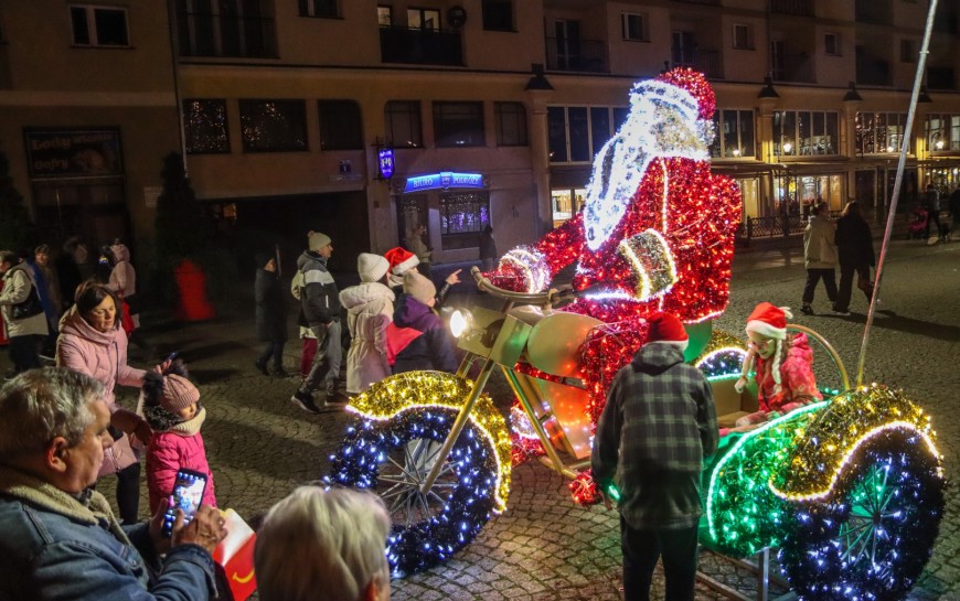 W mikołajki rozbłysły nasze iluminacje i sprawiły radość