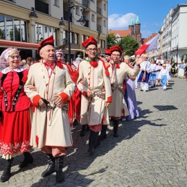 powiększ zdjęcie: Międzynarodowy Festiwal Folklorystyczny „Świat pod Kyczerą” uznany za jeden ...