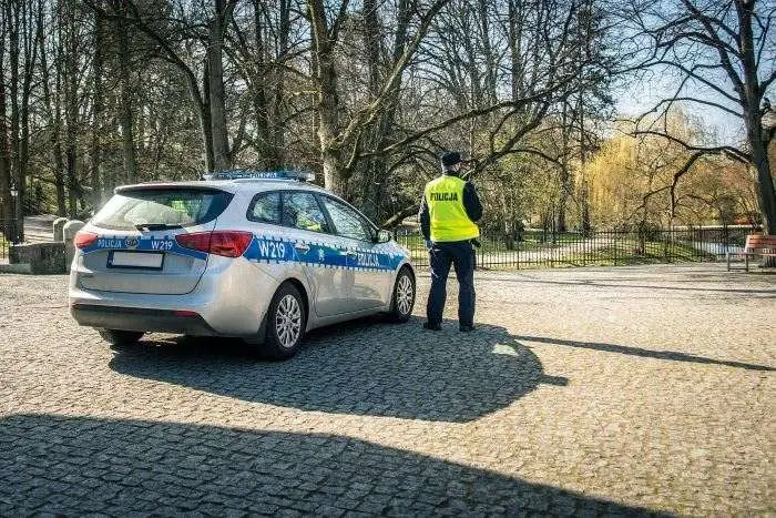 KMP apeluje: Dostosuj prędkość do zmiennych warunków pogodowych na drodze