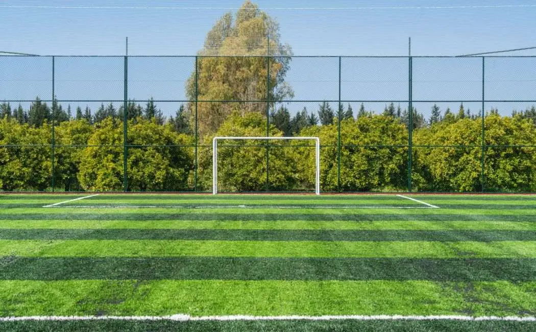 Mikołaj zawitał na Bąbelku - basen w Legnicy wypełnił się śmiechem i słodkościami.