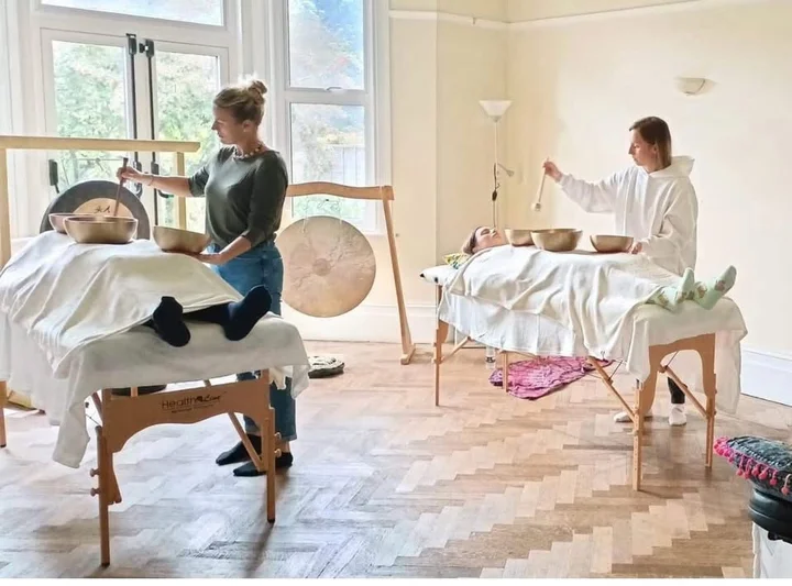 Grafika promocyjna wydarzenia Kurs Masażu Dźwiękiem (misy tybetańskie) — Legnica, Pracownia Czułości