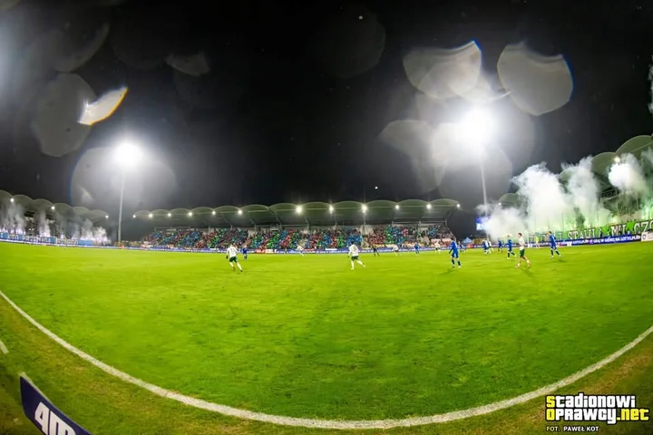 Grafika promocyjna wydarzenia Miedź Legnica – Stal Rzeszów: mecz o ekstraklasę