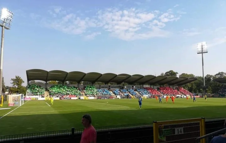 Obrazek przedstawia grafikę promocyjną wydarzenia Mecz: Miedź Legnica — Znicz Pruszków