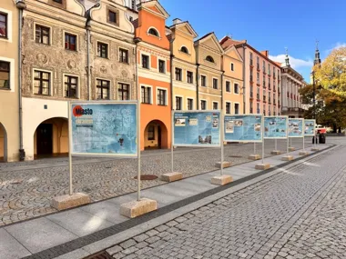 Grafika promocyjna wydarzenia Konferencja „Światła, cienie, historia” w Legnicy