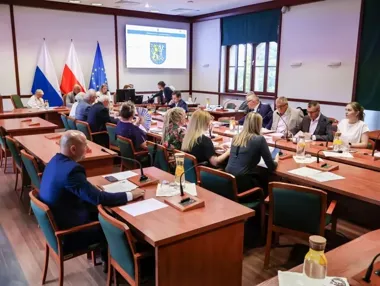 Legnicka rada zajmie się odpadami, budżetem i boiskiem przy Jaskółczej