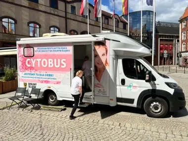 Bezpłatna cytologia w centrum Legnicy. "Cytobus" wraca pod koniec czerwca