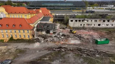 Przy dworcu ruszyły wyburzenia i szykuje się nowy węzeł przesiadkowy