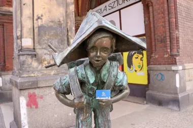 Legnicka Karta Miejska coraz mocniej otwiera drzwi do tańszej Legnicy