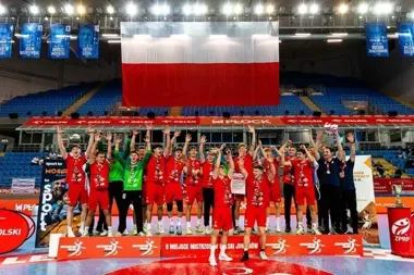 Srebrni juniorzy MSPR Siódemka – po walce przegrali w finale z Orlen Wisłą Płock