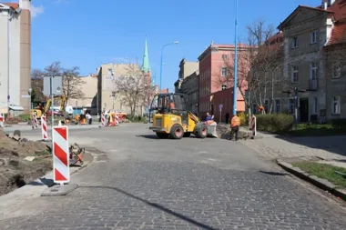 Na Powstańskich Śląskich roboty wchodzą w kolejny etap wielkiej odnowy dróg