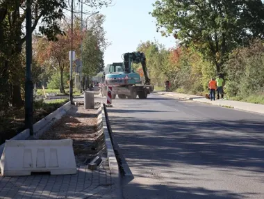 Remont Nowodworskiej w Legnicy. Drogowcy kończą prace po lewej stronie