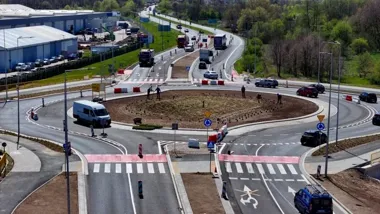 Nowe rondo na Jaworzyńskiej już gotowe. Do LSSE prowadzi bezpieczniejszy wjazd