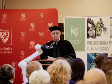 Nowi studenci złożyli ślubowanie. Inauguracja roku w legnickiej filii PWr