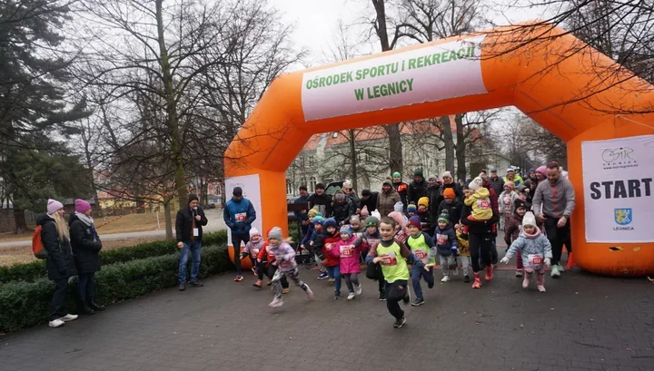 Bieg przez serca i Legnicę - II Bieg Walentynkowy przyciągnął prawie 200 osób