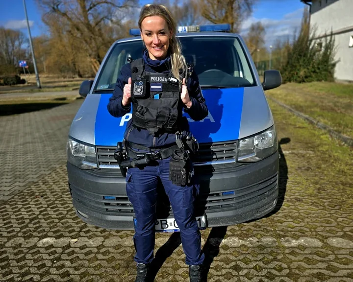 Dziewięciolatek wezwał pomoc - policjantka z Legnicy walczy po rozległym udarze