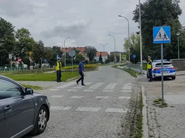 Policja w Legnicy sprawdza pieszych i kierowców. Ruszyły działania NURD