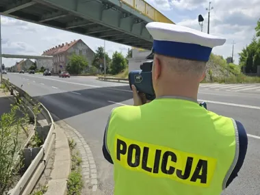 Policja mierzy prędkość na drogach powiatu legnickiego. Koniec taryfy ulgowej