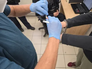 Dwa areszty po śmierci 49-latka w Legnicy. W sprawie pojawił się nóż