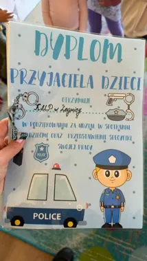 Dzielnicowi w legnickim przedszkolu. Dzieci poznały zasady bezpieczeństwa