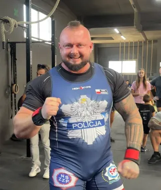 Legnicki policjant po raz czwarty zdobył złoto. Wycisnął 210 kg w Vigo