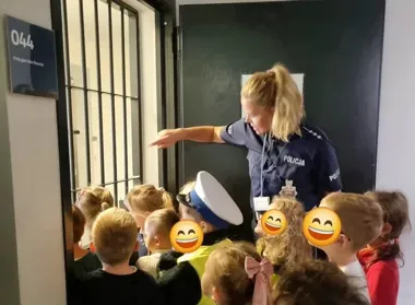 Miasteczko ruchu drogowego w komendzie. Dzieci ćwiczyły zasady bezpieczeństwa
