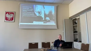 Wtargnięcie do szkoły i zasady 4U. Legniccy dyrektorzy przeszli szkolenie