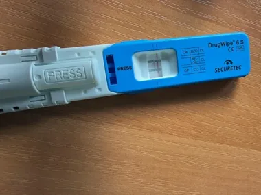 Pozytywny test na narkotyki i brak uprawnień. Kontrola 40-latka