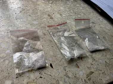 Czujność kierowcy zapobiegła tragedii - 35-latek z metamfetaminą i dwoma zakazami