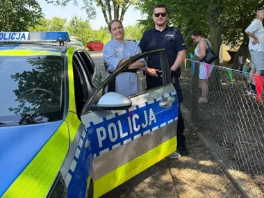 Na jubileuszu w Legnicy uwagę skradł radiowóz i ostrzeżenia policji