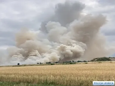 Majowy ogień potrafi wymknąć się spod kontroli - policja ostrzega