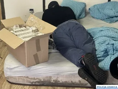 360 paczek bez akcyzy i narkotyki - zatrzymanie w Legnicy