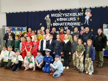 Mundur w szkolnej sali - dzieci z Niedźwiedzic zaskoczyły wiedzą