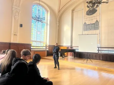 Policjanci w Chojnowie ostrzegli uczniów przed hejtem i demoralizacją