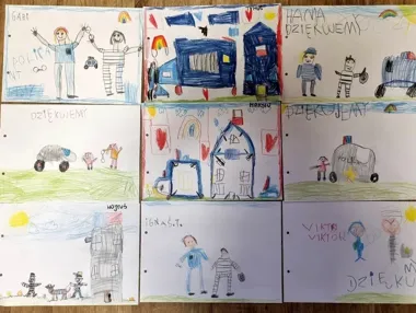 Komisarz Lew na mini torze - policjantka uczyła przedszkolaków w Legnicy