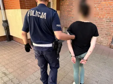Wykroczenie na Szkolnej skończyło się narkotykami przy 24-latce