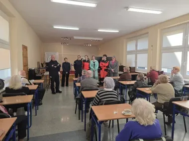 Uczniowie z VII LO udaremnili oszustwa na próbę - seniorzy nauczyli się reagować