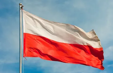 Biało-czerwona przypomina o wspólnych wartościach i narodowej pamięci