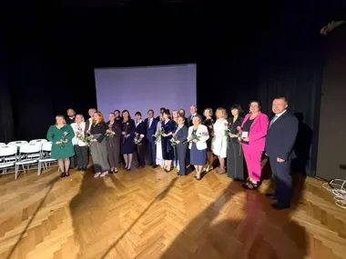 Osiem dekad liceum w Chojnowie i trzy medale dla nauczycielek